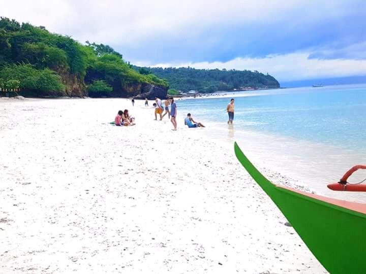 Sealovers' Place Masasa Beach Batangas Exterior photo